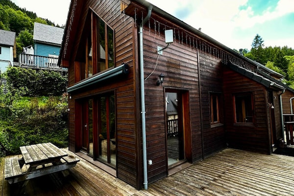 Ruim chalet voor 10 personen met uitzicht op de Monts Dore - thumbnail 1