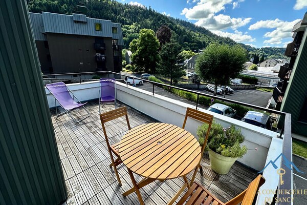 Panoramisch appartement 65m² met terras aan de voet van het Sancy-massief - thumbnail 2