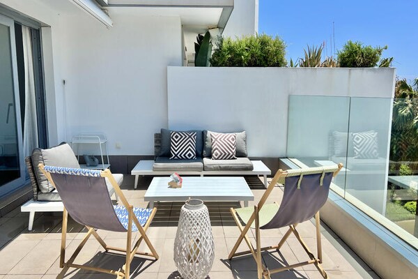 Luxe appartement in Cabopino met zeezicht en gedeeld zwembad voor 6 personen - thumbnail 2