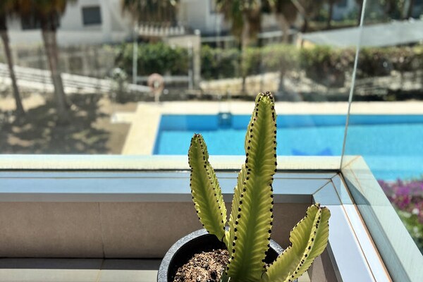 Luxe appartement in Cabopino met zeezicht en gedeeld zwembad voor 6 personen - thumbnail 4