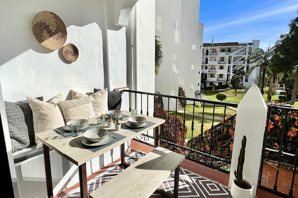 Strandappartement met zeezicht en zwembad in Mijas Costa - thumbnail 2