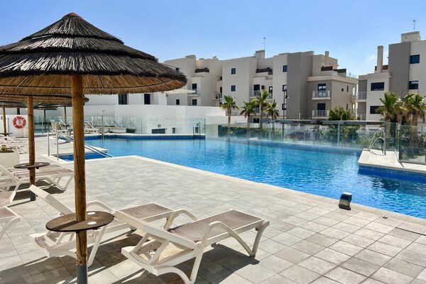 Luxe appartement in Dream Gardens, 500m van strand La Cala de Mijas - thumbnail 6