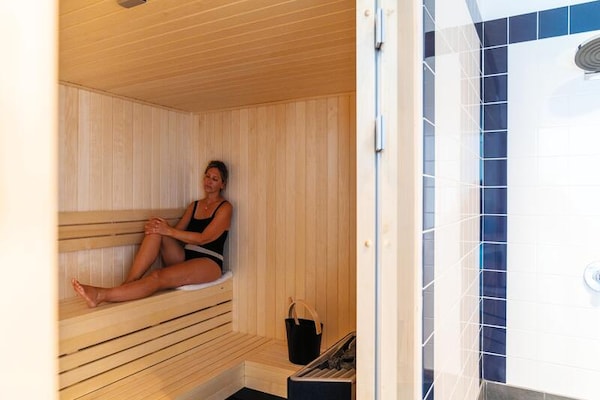 Uitzicht op zee in Morgat: appartement voor 2 bij Grand Hôtel De La Mer - thumbnail 4