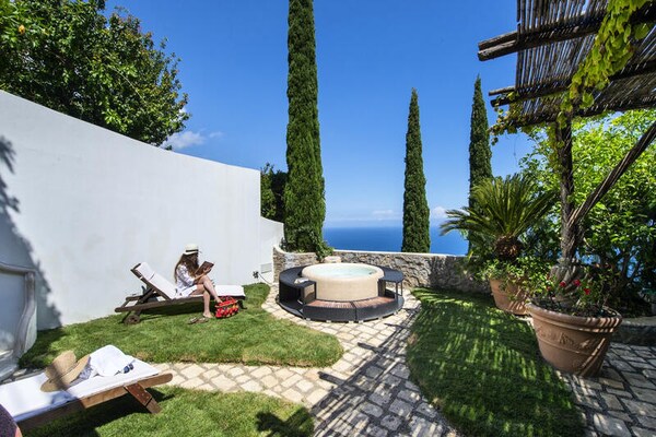 Casa Elena: 17e-eeuws appartement met jacuzzi en weids uitzicht op zee in Praiano - thumbnail 5
