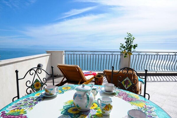 Casa Ulivella: Romantisch appartement met panoramisch zeezicht in Praiano - thumbnail 4