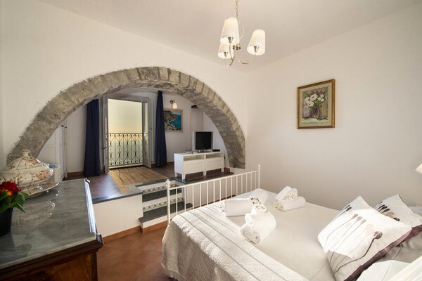 Casa Cimino A: Betoverend appartement met panoramisch uitzicht op zee in Praiano - thumbnail 1