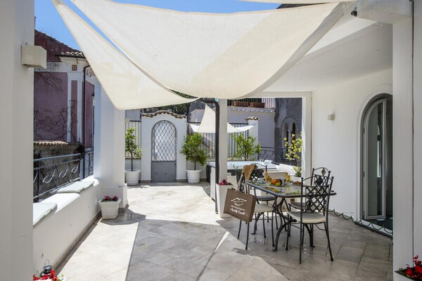 Romantisch appartement in Ravello met terras, jacuzzi en uitzicht op de Belvedere - thumbnail 5