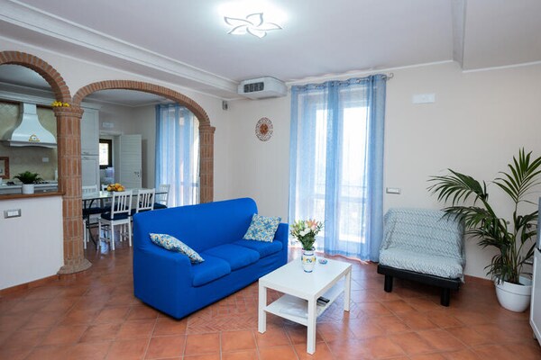 Appartement met jacuzzi en panoramisch balkon in de heuvels van Tramonti - thumbnail 3