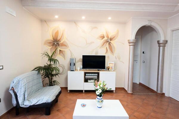 Appartement met jacuzzi en panoramisch balkon in de heuvels van Tramonti - thumbnail 5