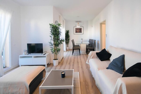Ruim appartement met terras in hartje Roses, 6 personen, 70m² - thumbnail 2