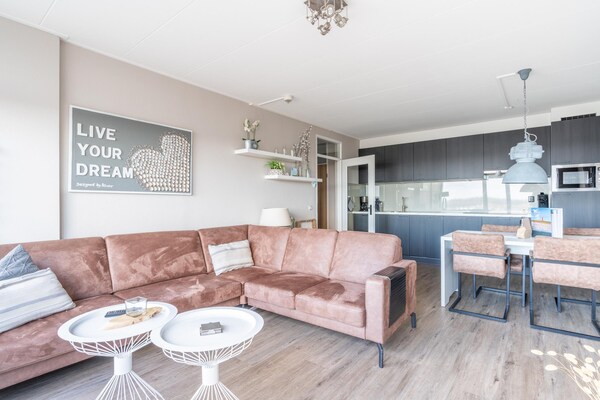 Sfeervol appartement met bos- en zeezicht in hartje De Koog - thumbnail 6