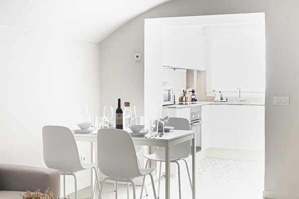 Stijlvol appartement aan levendig plein in Banyoles, vlakbij het meer - thumbnail 2