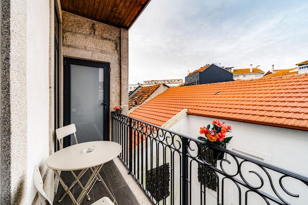 Stijlvol appartement voor 2 in hartje Porto, 50m² met airco en keuken - thumbnail 3
