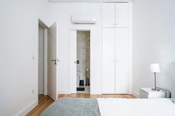 Stijlvol appartement in hartje Porto, loopafstand van bezienswaardigheden - thumbnail 2