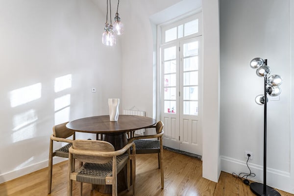 Ruim 3-slaapkamer appartement met privéterras in het hart van Porto - thumbnail 3