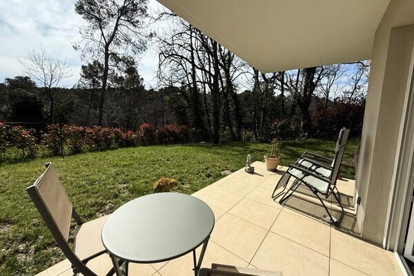 Knus appartement met tuin en zwembad op 10 minuten van Valbonne - thumbnail 5