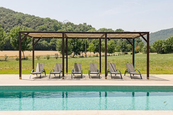 Can Riera de Montagut: Luxe 16e-eeuwse masia voor 16 personen in La Garrotxa - thumbnail 3