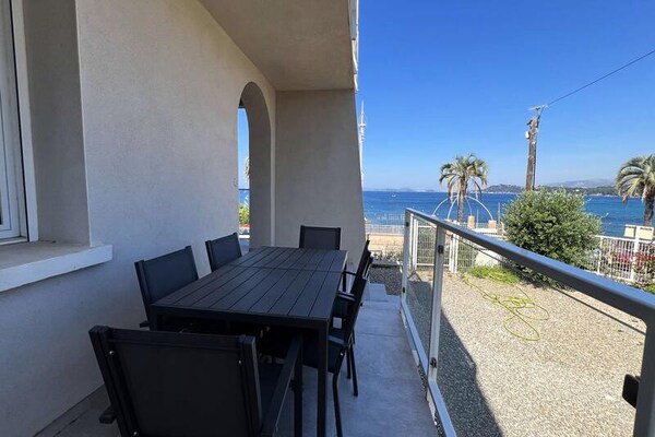 Elegant appartement aan zee in Le Pradet met panoramisch uitzicht op de Middellandse Zee - thumbnail 5