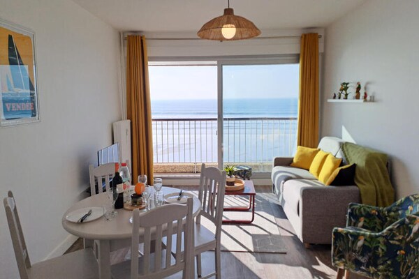 Appartement aan zee met panoramisch oceaanzicht in Les Sables d'Olonne - thumbnail 2