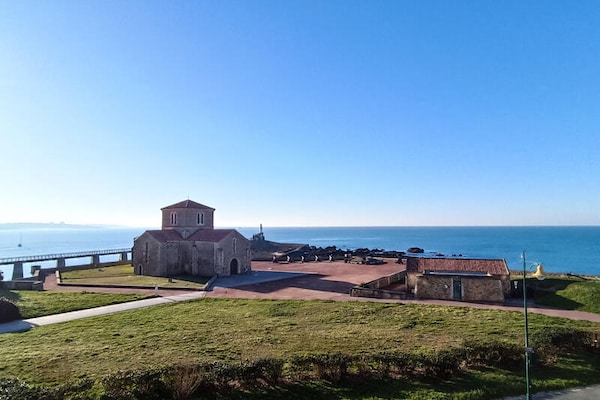 Luxe appartement met panoramisch zeezicht in Les Sables d'Olonne - thumbnail 1