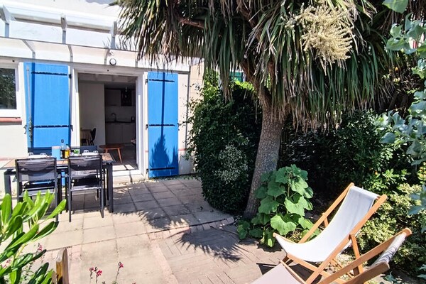 Knus huisje met tuin en zwembad in historisch La Chaume, Les Sables d'Olonne - thumbnail 1