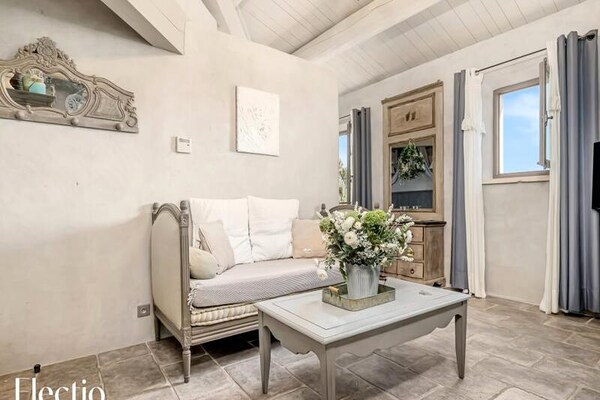 Romantisch appartement met panoramisch uitzicht in Oppède, Provence - thumbnail 3