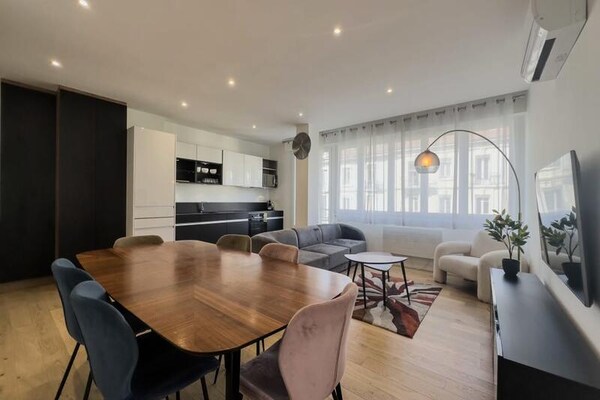 Gerenoveerd appartement met balkon in hartje Grenoble, vlakbij station - thumbnail 4