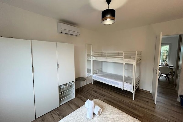 Licht appartement bij strand Bormes-les-Mimosas, airco & parkeren - thumbnail 2