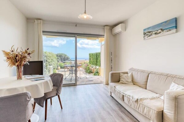 Appartement met zeezicht, terras en privétuin in Le Lavandou - thumbnail 4