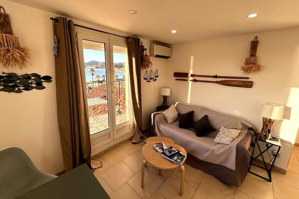 Frontaal zeezicht appartement op 200m van strand Le Lavandou - thumbnail 3