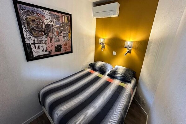 T2 appartement met zeezicht direct aan strand Pramousquier, Le Lavandou - thumbnail 4
