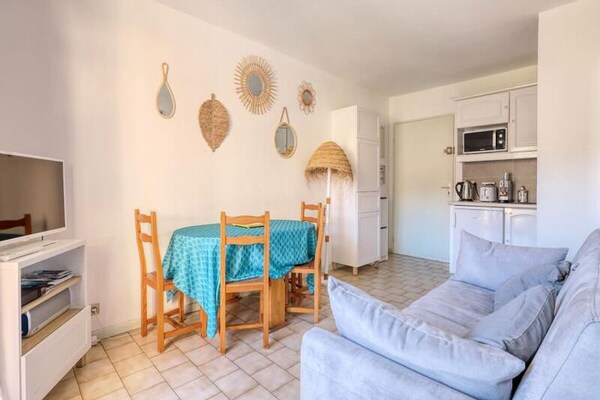 Knus appartement in Le Lavandou met airco, op 200 meter van het strand - thumbnail 5