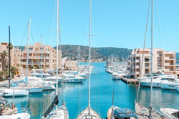 Résidence Superbe Appartement Sur Le Port De La Favi&egrave;re - thumbnail 1