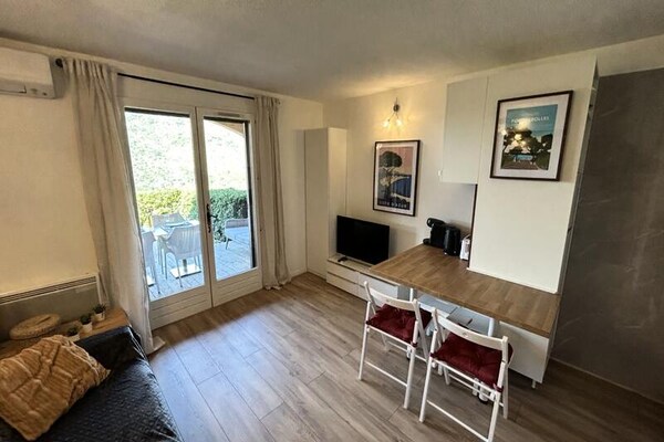 Zeezicht appartement in Le Lavandou met terras en airconditioning - thumbnail 3