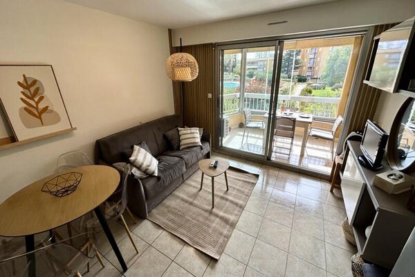 Tweekamerappartement in Résidence Le Lavand'Or met zwembad en parking - thumbnail 6