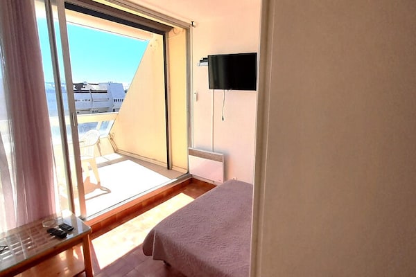 Zonnige studio met zeezicht en terras in Cap d'Agde - thumbnail 4