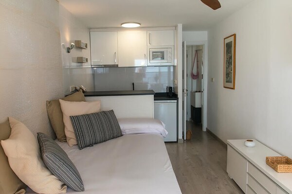 Romantische studio aan zee in Platja d'Aro met adembenemend uitzicht - thumbnail 3