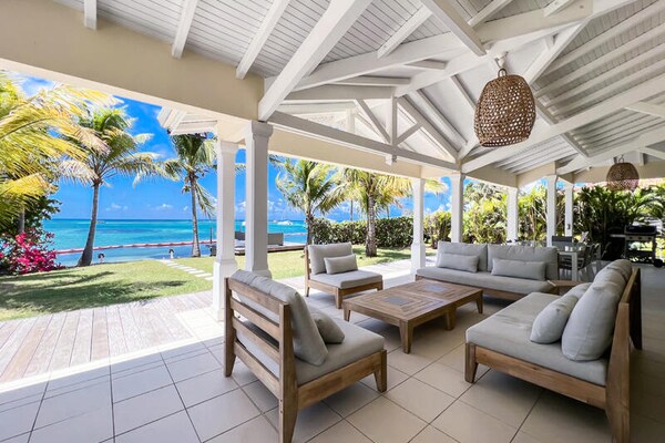 Villa Brava: Luxe aan de Lagune van Saint-François met Privéstrand en Infinity Pool - thumbnail 3