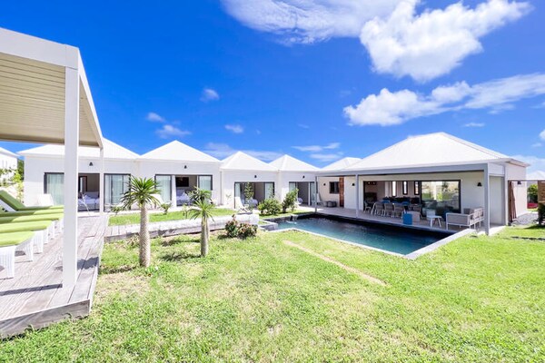 Villa Kaïa Bleu: Luxe 4-suite villa met zwembad in Saint-François - thumbnail 2