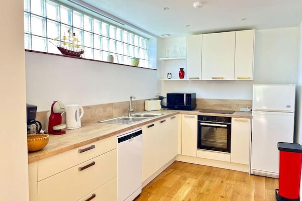 Ruim gerenoveerd appartement in hartje Locmiquélic voor 7 personen - thumbnail 3