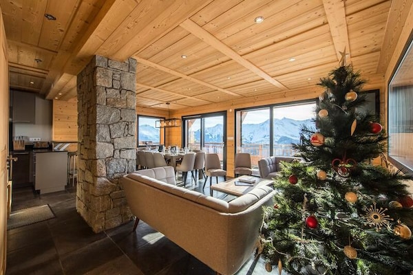 Chalet Alpette: 14-persoons chalet met jacuzzi op 150m van de piste in La Toussuire - thumbnail 1
