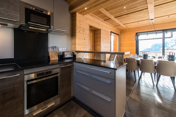Chalet Alpette: 14-persoons chalet met jacuzzi op 150m van de piste in La Toussuire - thumbnail 5
