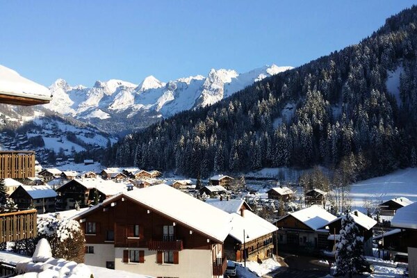 Sfeervolle studio in Le Grand-Bornand met panoramisch uitzicht op de Aravis - thumbnail 1