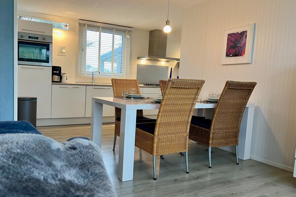 Modern vakantiehuis Eureka 102 met privétuin vlakbij de Noordzee in Sint Maartenszee - thumbnail 4