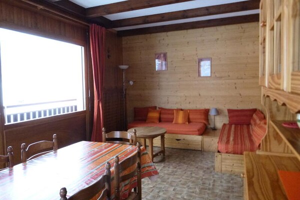 Knus appartement met balkon en bergzicht nabij de skipistes in Grand-Bornand - thumbnail 2