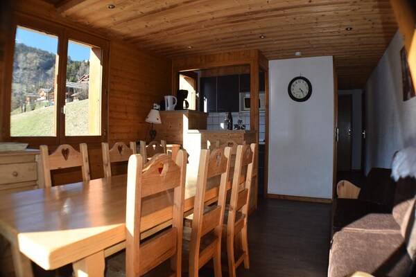 Appartement 6 pers. met balkon en uitzicht op de Alpen in Le Grand Bornand - thumbnail 5