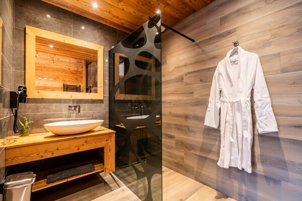Chalet Hartza: Luxe 12-persoons chalet met sauna en panoramisch uitzicht - thumbnail 4