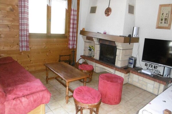 Vrijstaand chalet voor 9 personen met uitzicht op de Alpen in Le Grand Bornand - thumbnail 3