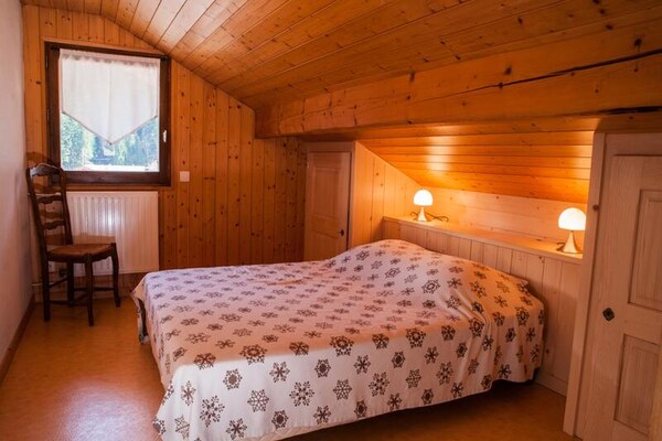 Ruim appartement met balkon en uitzicht op de Aravis, vlakbij centrum Grand-Bornand - thumbnail 5