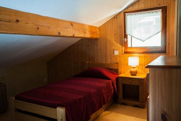 Ruim appartement met balkon en uitzicht op de Aravis, vlakbij centrum Grand-Bornand - thumbnail 6